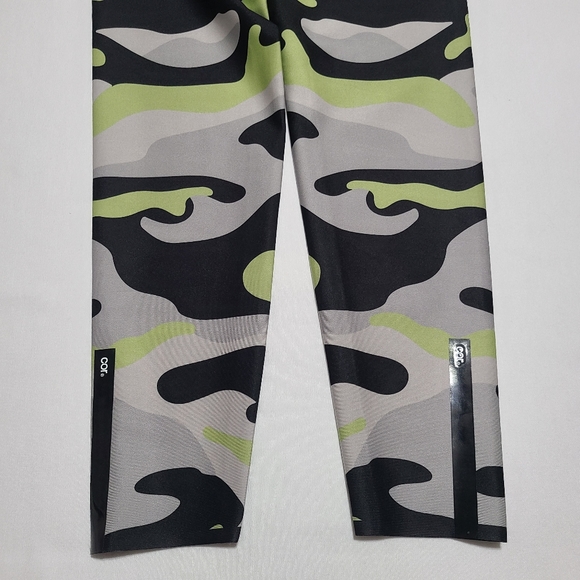 NWT COR designed by ultracor leggings sz M - Picture 9 of 9
